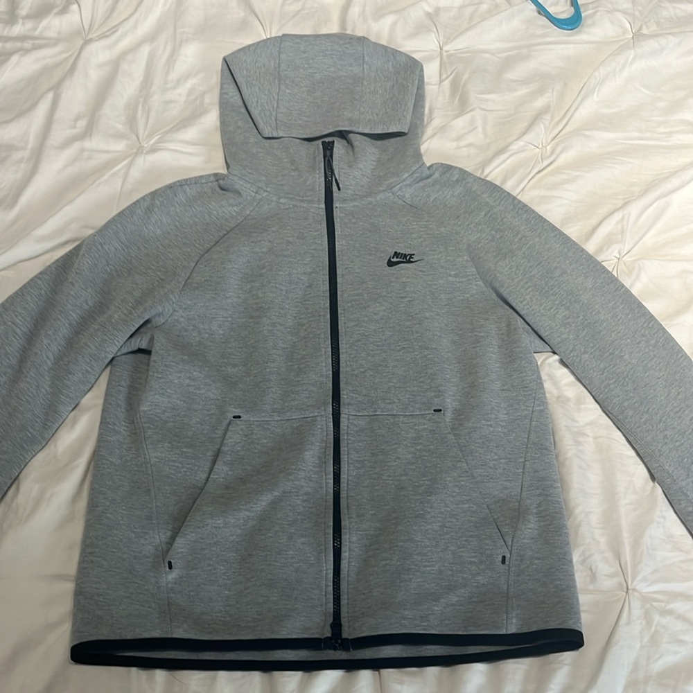 Mens grey Nike tech zip up hoodie.